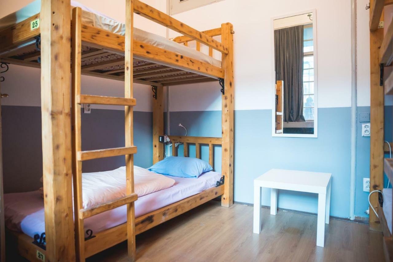 Reveller'S Hostel Dordegol Exteriör bild
